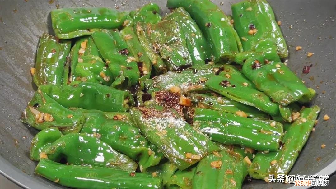 大厨教你虎皮青椒的正确做法 虎皮青椒的制作方法