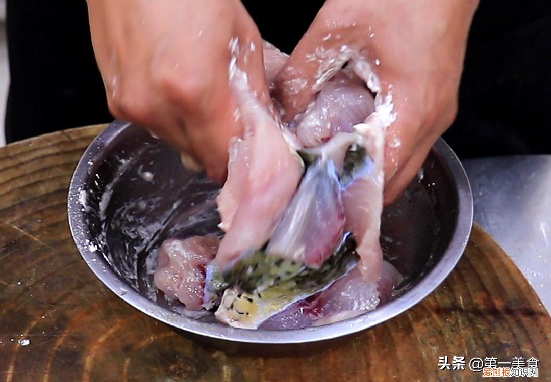 酸菜鱼怎么样做？酸菜鱼最简单好吃的做法