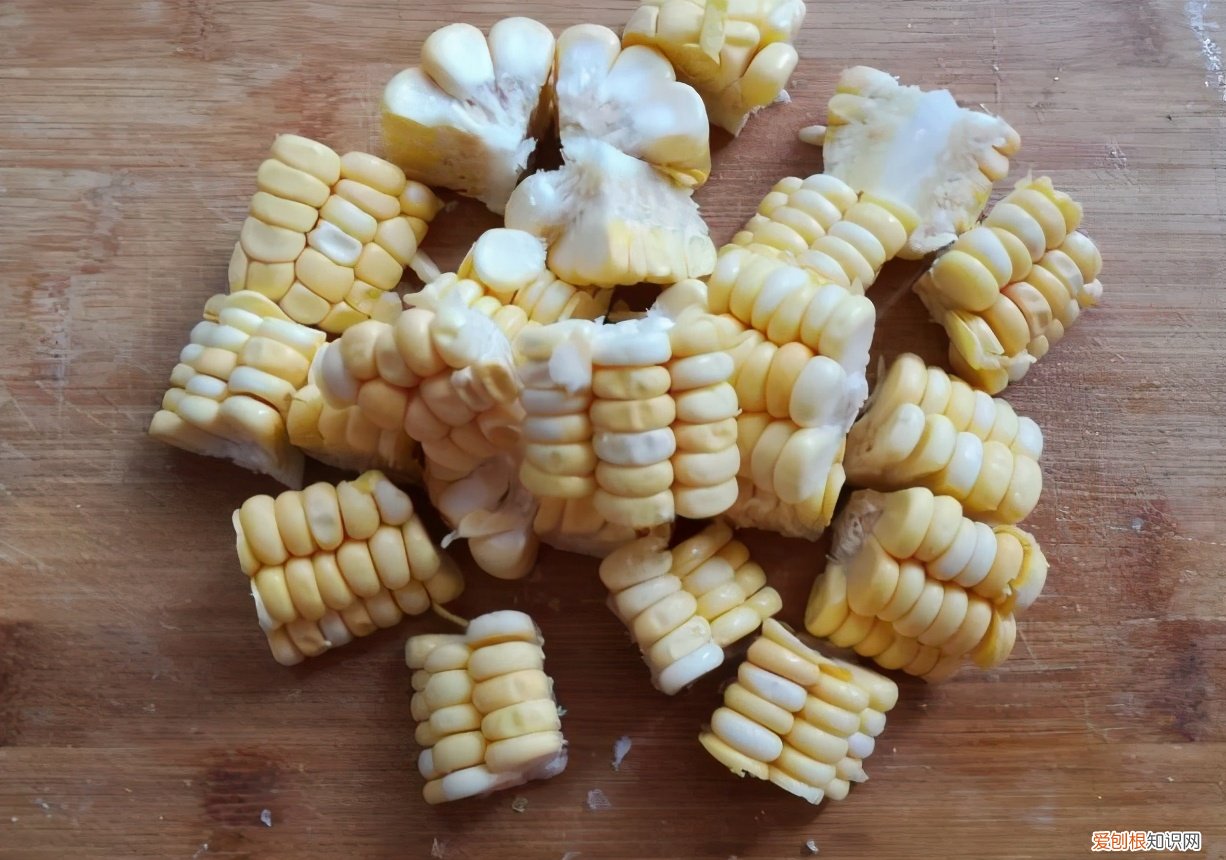 排骨汤怎么炖最好喝？记住4个小细节，汤鲜肉嫩