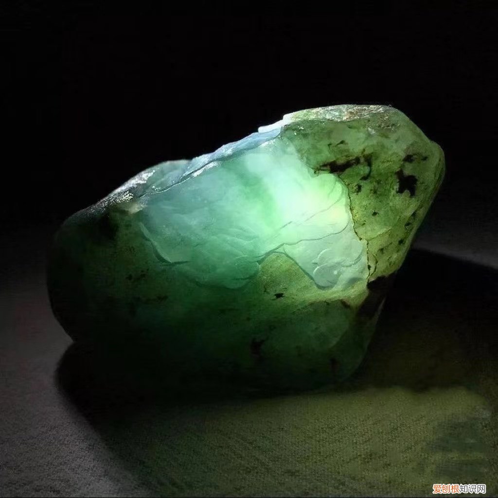 “翡翠原石”一般出现在什么地方 哪有翡翠原石？