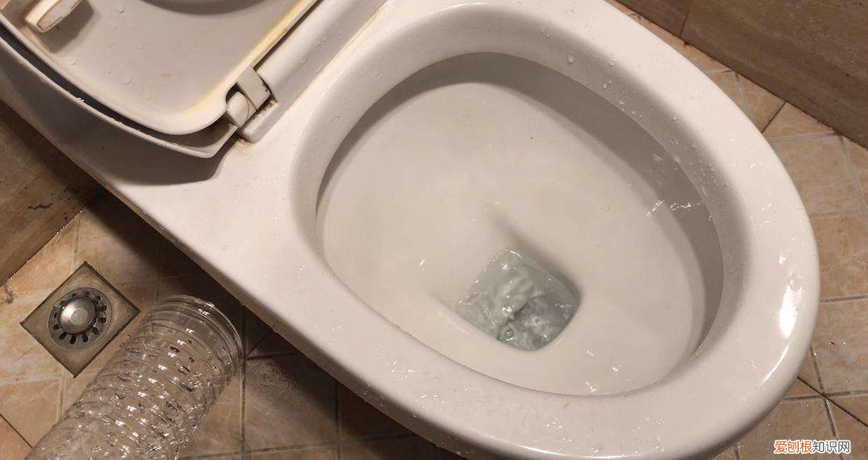 马桶堵塞怎么疏通？这1种方式可以帮到你