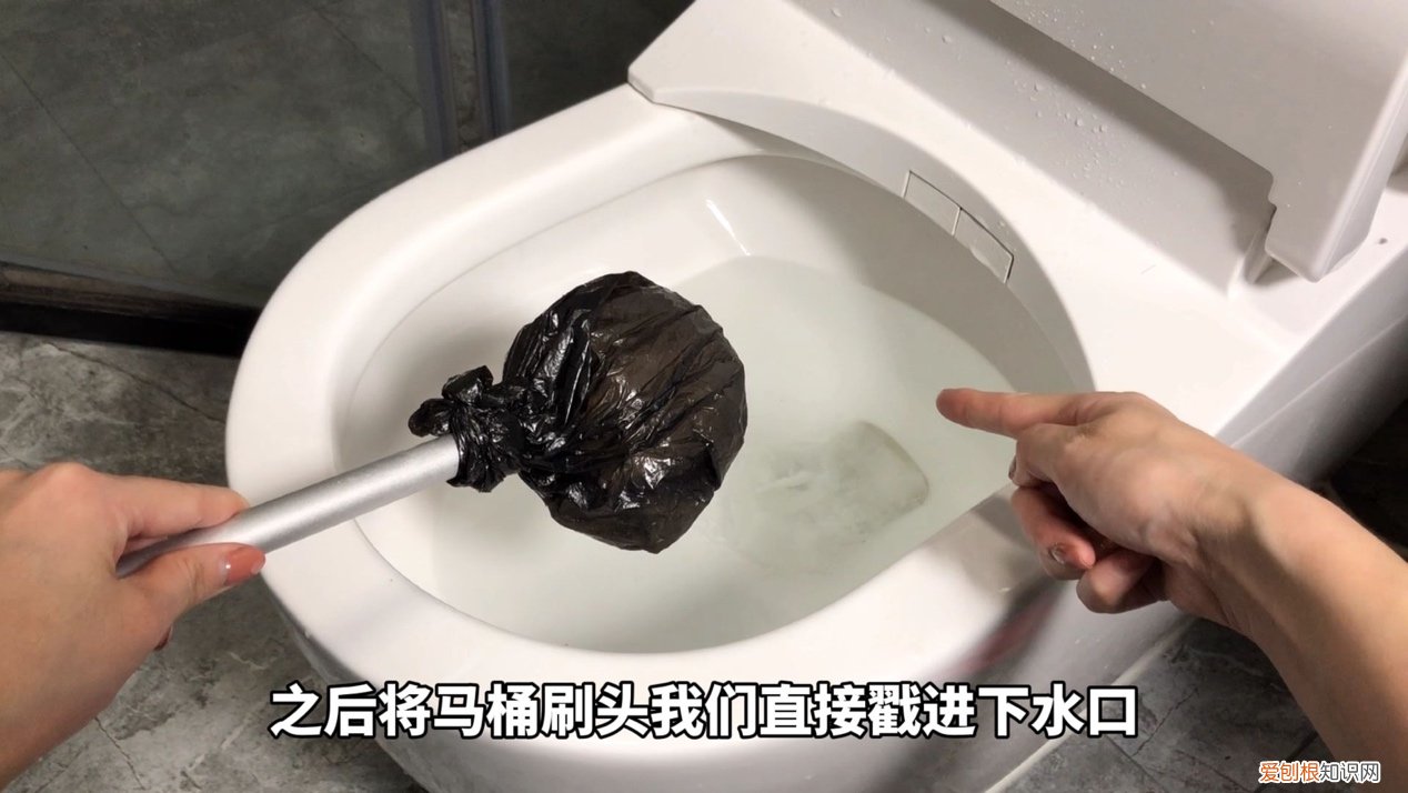厕所堵了用什么通最方便最快？附：2种方法快速疏通