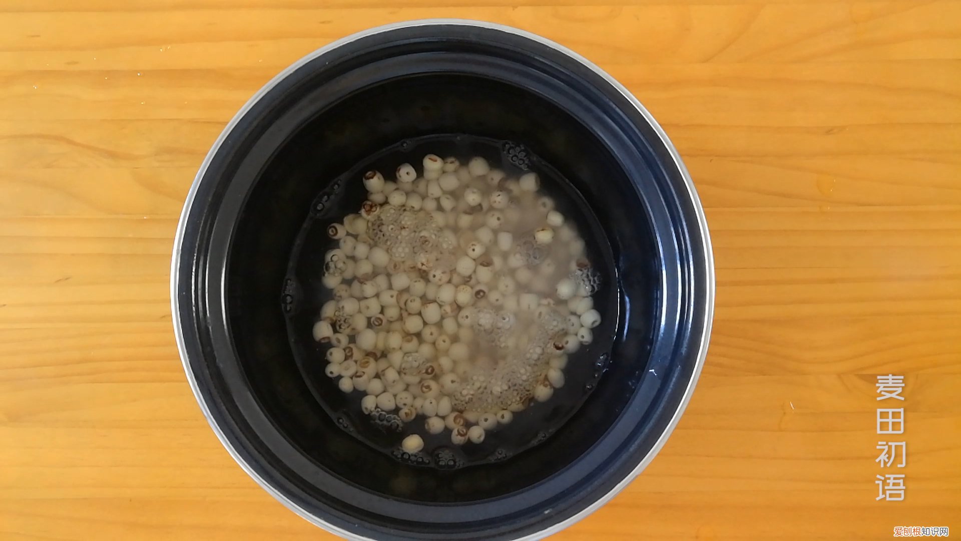 原料简单很容易学会 莲蓉馅是什么材料做的