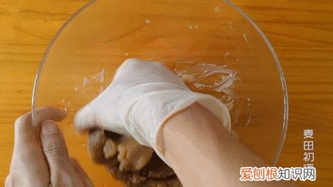 原料简单很容易学会 莲蓉馅是什么材料做的