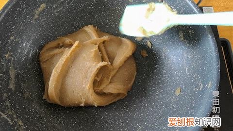 原料简单很容易学会 莲蓉馅是什么材料做的