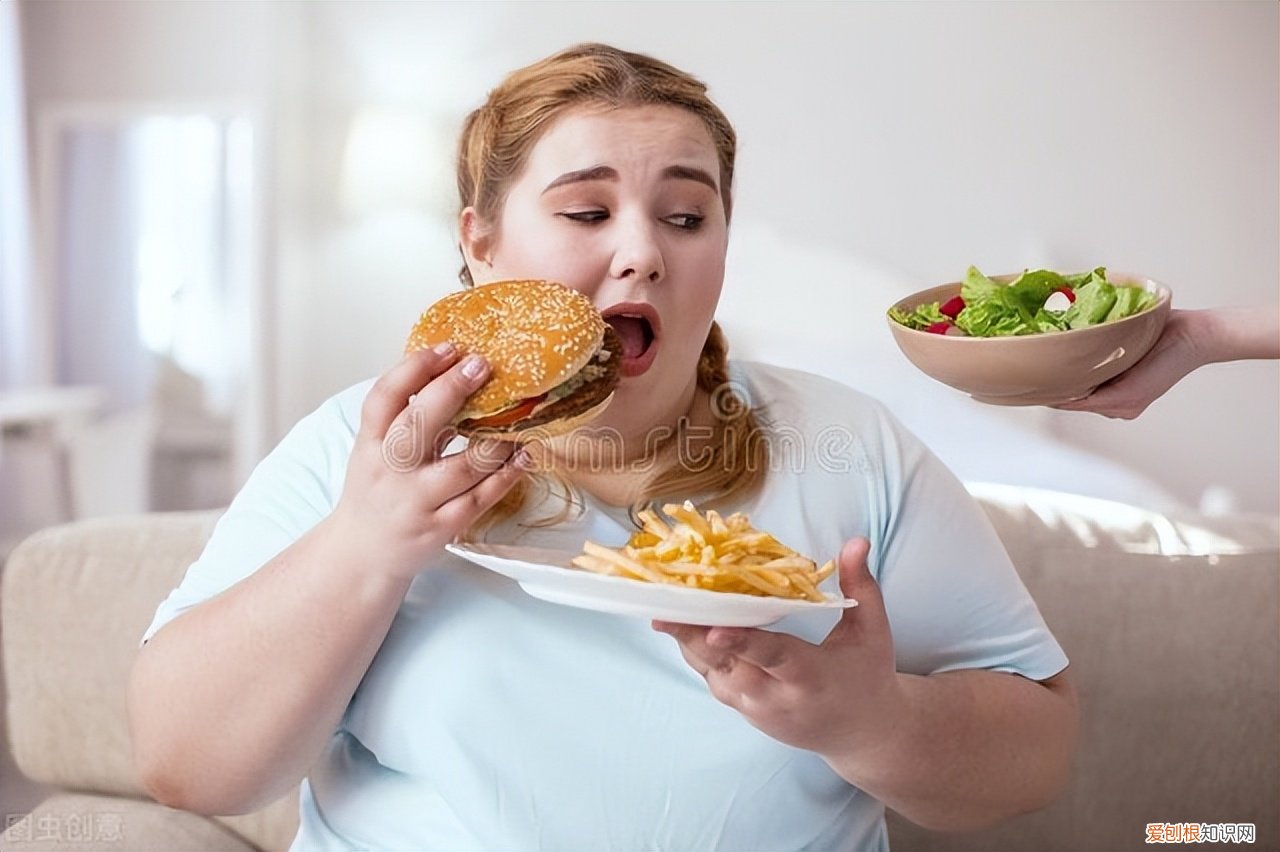 脸上长痘痘老是反反复复发怎么办？不妨试试这个方法