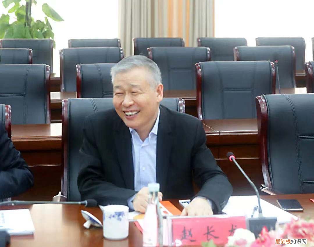 新掌门人赵长龙什么来历? 许家印后面的老板是谁