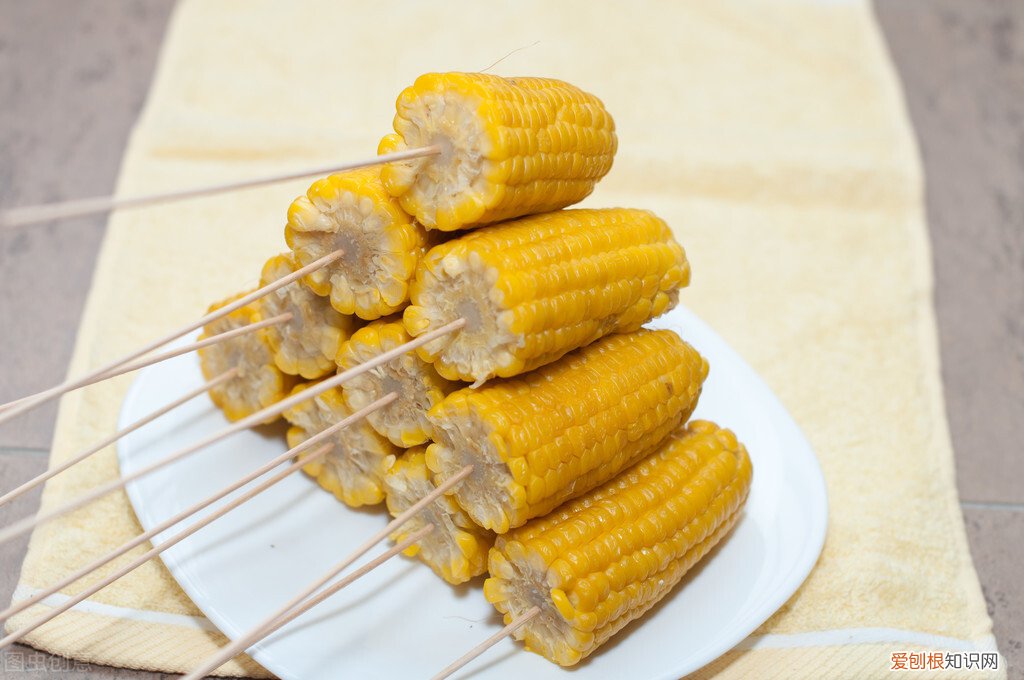 几分钟最香甜?一文搞懂 玉米煮多少分钟就可以吃了