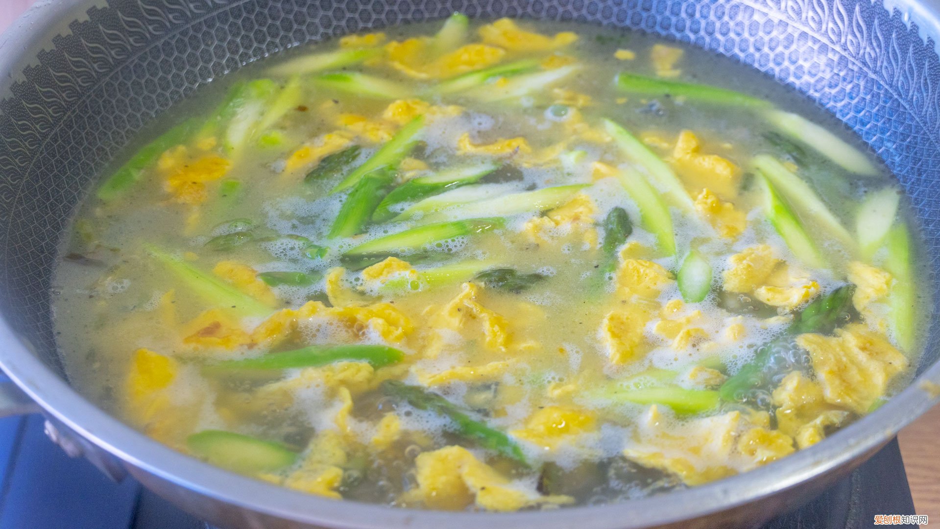 芦笋要削皮吗？需要根据芦笋的新鲜程度来决定