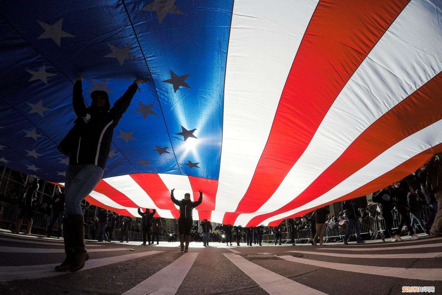 美国人口最新3.3亿 美国人口多少亿人2022