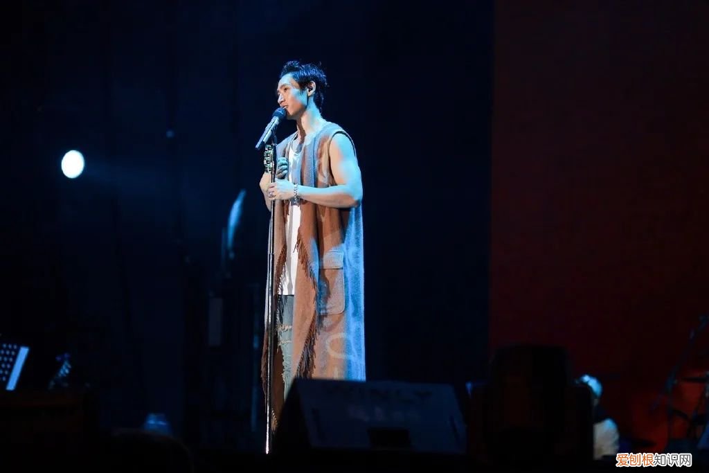 魏晨老婆是谁？魏晨老婆是初恋吗