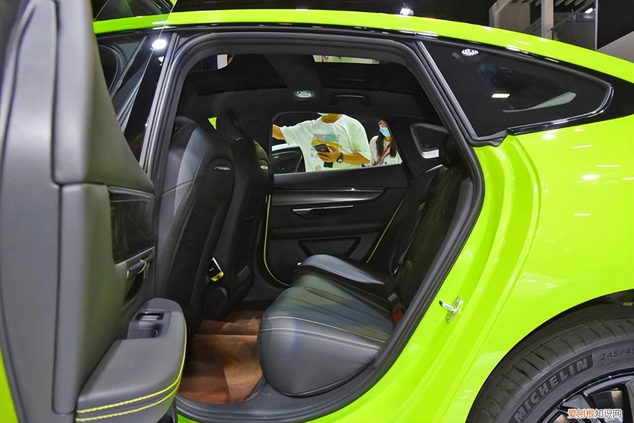 430马力4.3s破百 小鹏P7电动汽车价格及图片