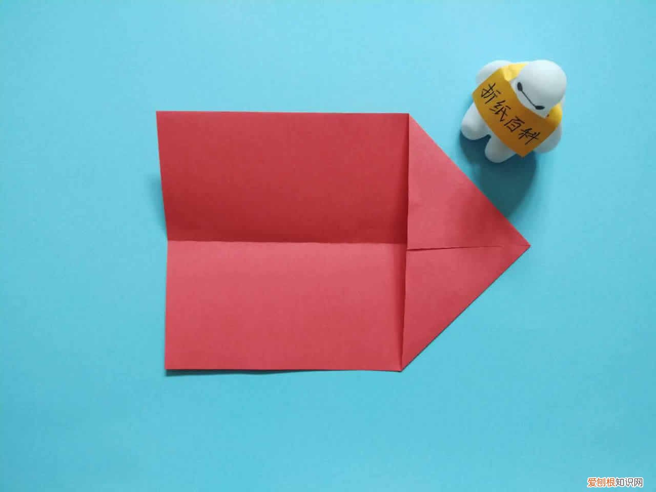 教你折出“飞最远”的纸飞机 能飞9000000米的纸飞机