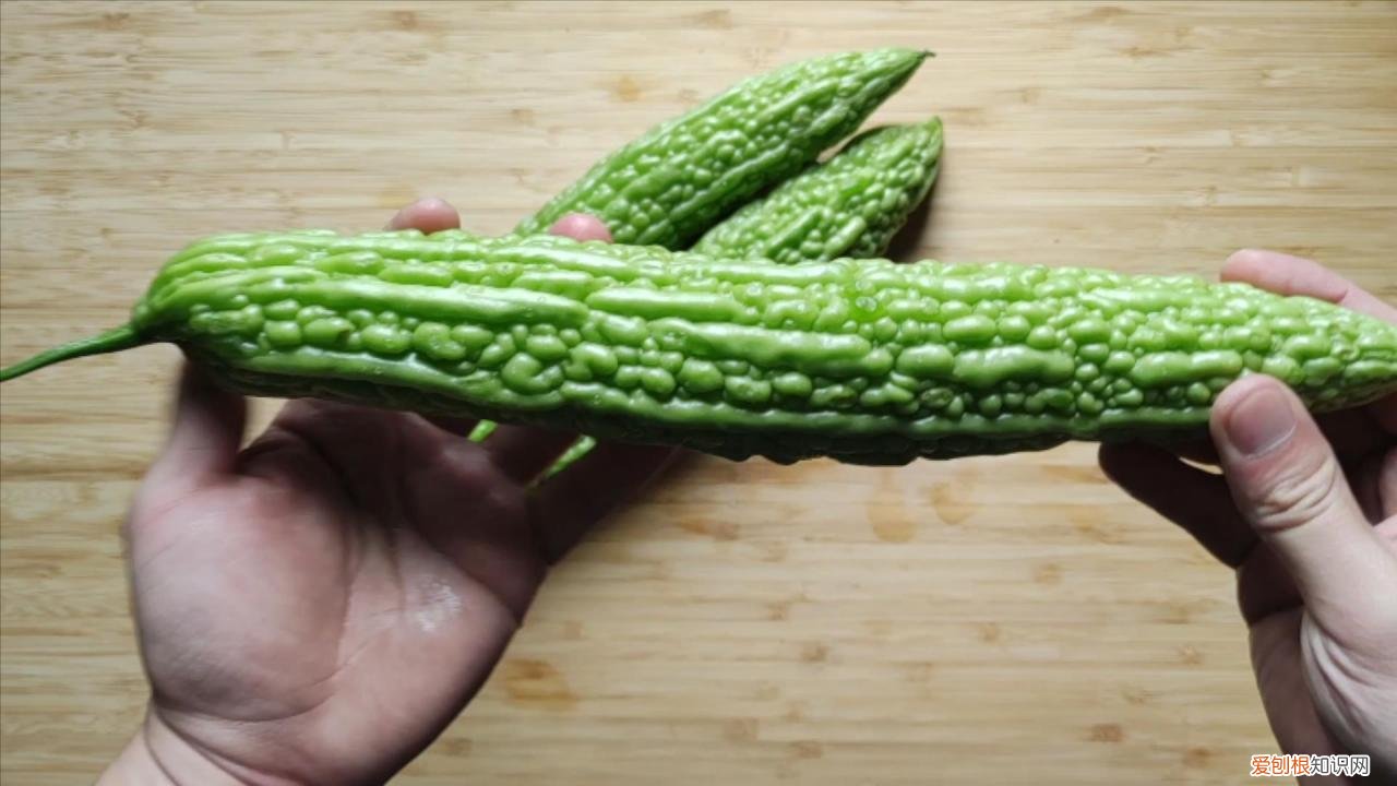 教你三招，翠绿好吃又不苦 苦瓜怎么炒好吃又不苦