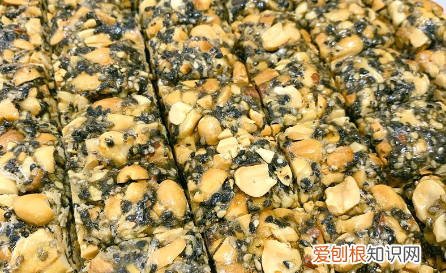 花生芝麻糖做法，黑芝麻花生馅料的做法