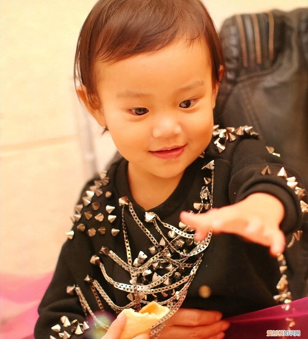 离婚后争议不断 李小璐事件来龙去脉