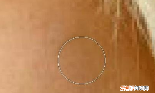 ps怎么消除拼图痕迹，ps拼接痕迹应该咋消除