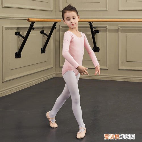 为什么舞蹈生下面都是突出的？芭蕾舞动作为什么会露出底裤