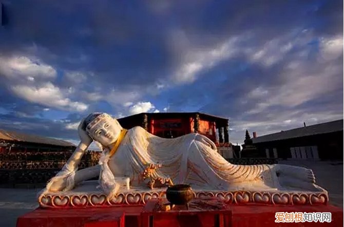 乐山大佛是实心的还是空心的?附:乐山大佛不能拜的原因