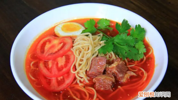 西红柿牛肉面怎么做,怎样做西红柿牛肉面英语作文