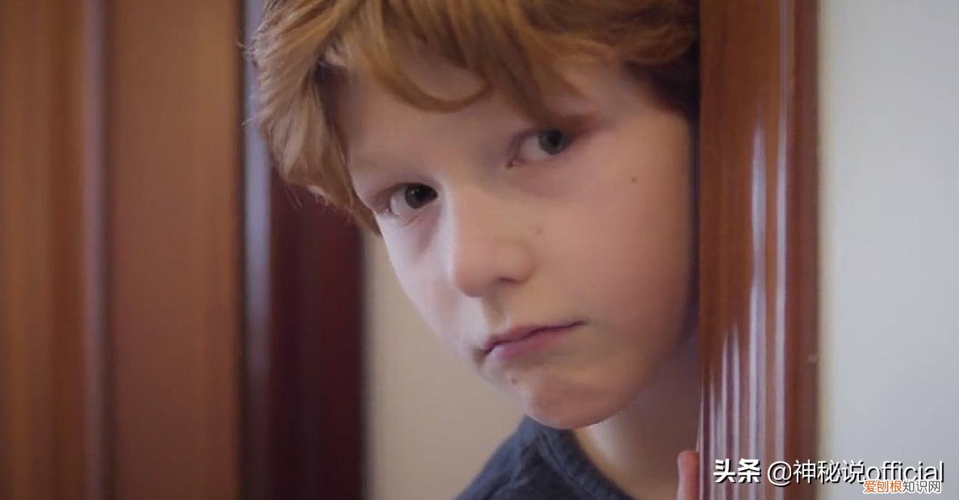 国外男子拍到外星人全貌？7个外星人真实图片