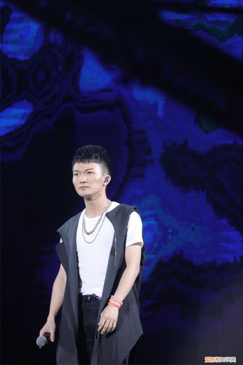 周深多高，周深的妻子