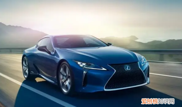 手动挡汽车怎么挂倒挡，手动挡倒车档位怎么挂