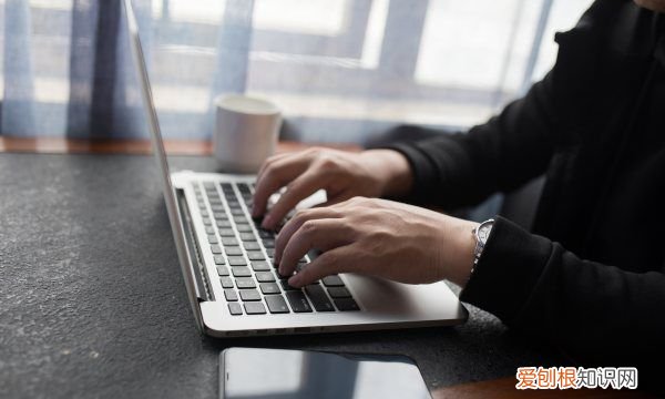 电脑怎么设置密码锁屏，给电脑可以如何设置密码