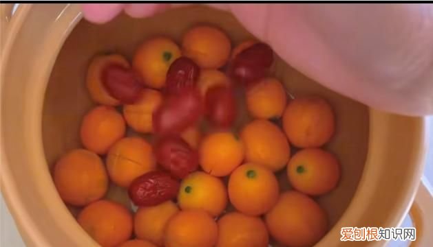 金桔苹果煮水做法 金桔苹果煮水怎么做