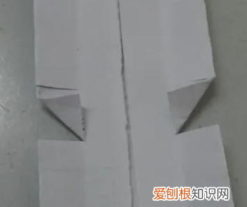 怎么用纸折刺客刀，双刃刀怎么折简单