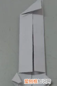 怎么用纸折刺客刀，双刃刀怎么折简单