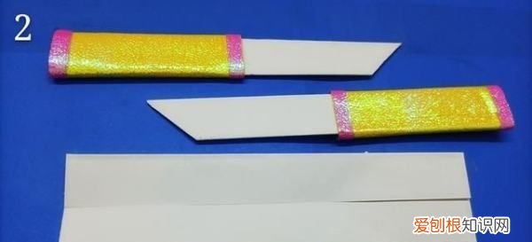 怎么用纸折刺客刀，双刃刀怎么折简单