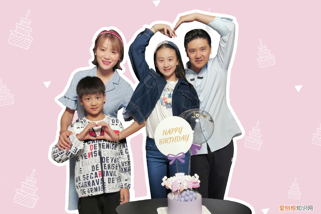 甜馨彻底长成李小璐翻版！祖孙三代同框，明星姥姥极简风最高级