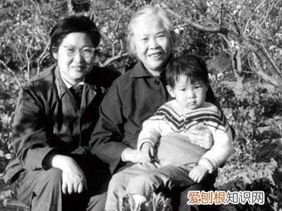 毛泽东两次为贺子珍落泪，一样的难过，却是不一样的光景