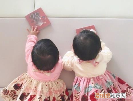 满满的感动:和歌星张杰同框 准备惊喜礼物送双胞胎女儿你看了吗