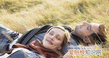 秋季几点晒太阳最佳 秋季什么时间晒太阳最佳