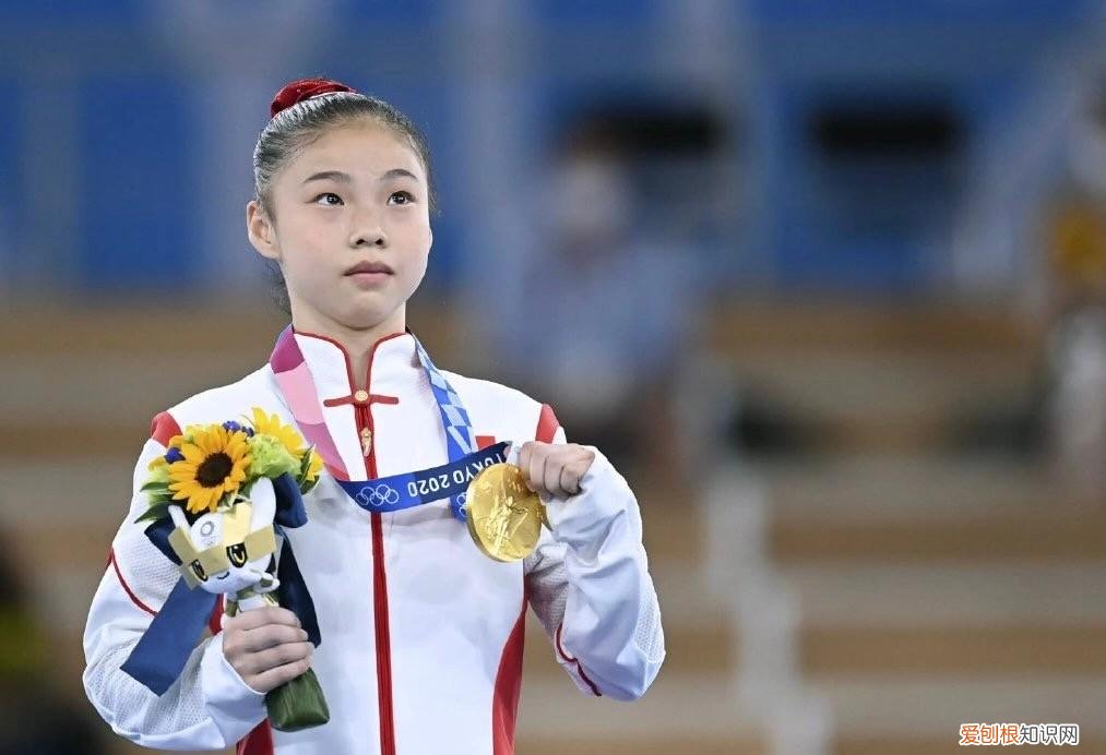 17岁奥运冠军被曝退役！因“袋鼠摇”爆红，长胖数十斤，保送浙大