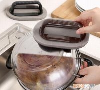 厨房玻璃油垢太厚了怎么去除 厨房玻璃油垢太厚如何去除