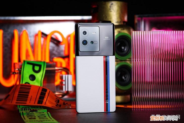 200W超快闪充iQOO,10,Pro评测：真正进入十分钟充满电的时代