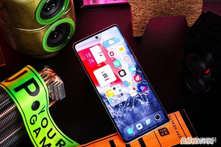 200W超快闪充iQOO,10,Pro评测：真正进入十分钟充满电的时代