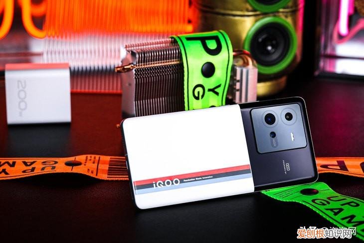 200W超快闪充iQOO,10,Pro评测：真正进入十分钟充满电的时代