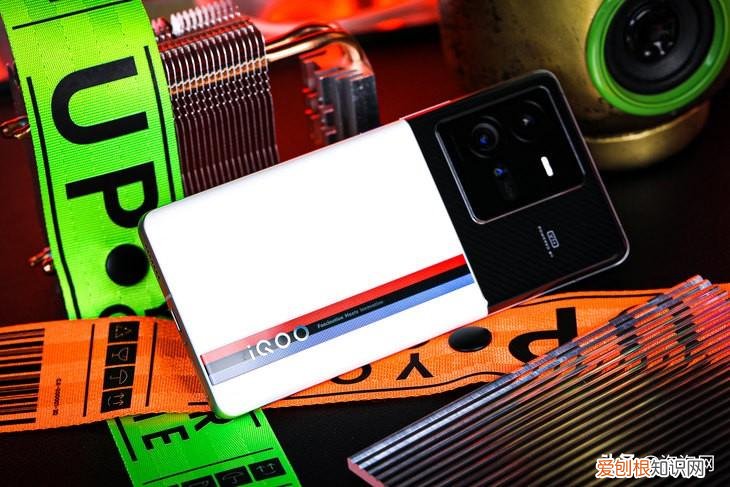 200W超快闪充iQOO,10,Pro评测：真正进入十分钟充满电的时代