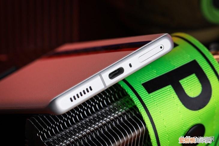 200W超快闪充iQOO,10,Pro评测：真正进入十分钟充满电的时代