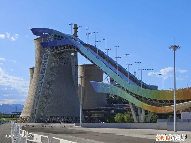 200W超快闪充iQOO,10,Pro评测：真正进入十分钟充满电的时代