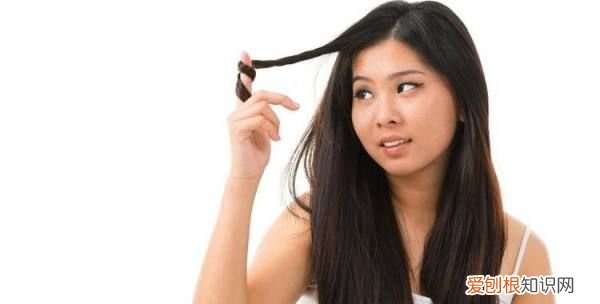 头发总是爱出油是什么原因，天生头发油有什么办法可以改善