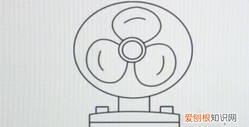 扇子的简笔画怎么画，扇子怎么画 中国风荷花