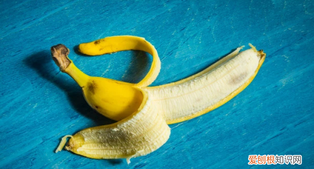 香蕉皮怎么吃能美白,水煮香蕉皮不仅好吃还能去火