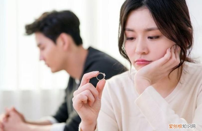 南宁5岁男孩被父母滞留在幼儿园,父亲说不是他的孩子