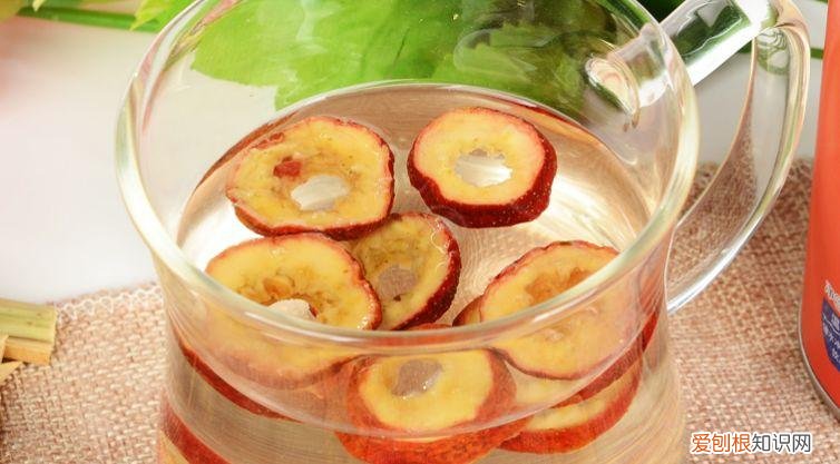 喝山楂水血压正常了 山楂和什么泡水喝降血压