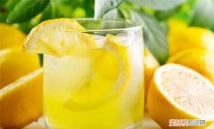 柠檬水的正确泡法美白 柠檬水怎么喝美白